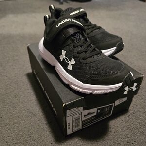 NWT Under Armour Kids Black and White Sneakers